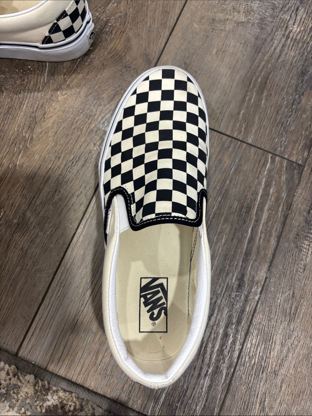 Vans - Picture 3 of 4